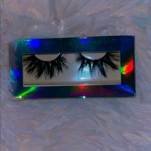 faux mink lashes in the style “mishka”